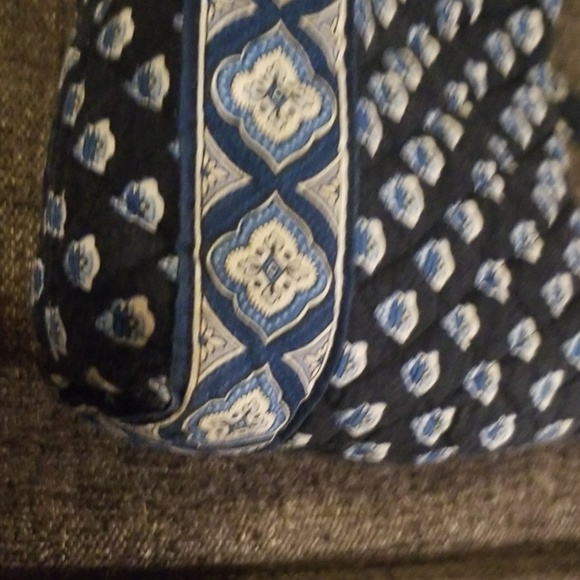 BOGO FREE Vera Bradley mini purse - Picture 7 of 8